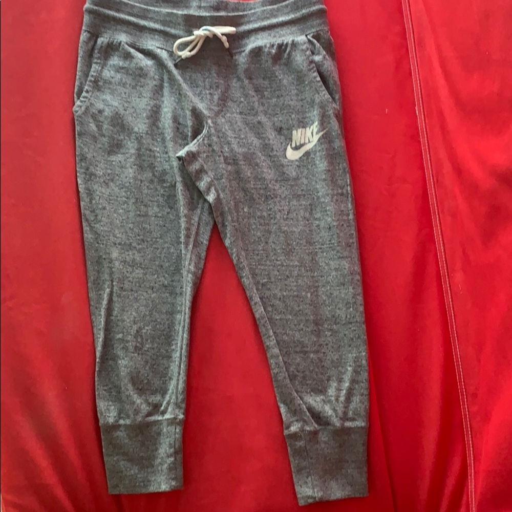 Nike Womens Jogger capri pants